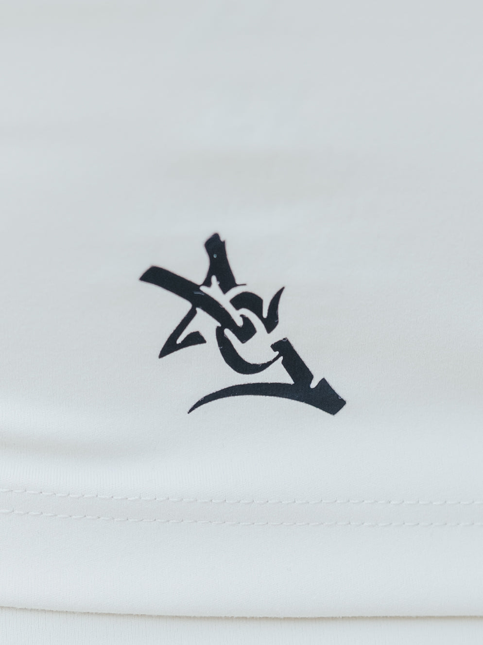 AG V-Neck Padded Active Top | Cream image 3