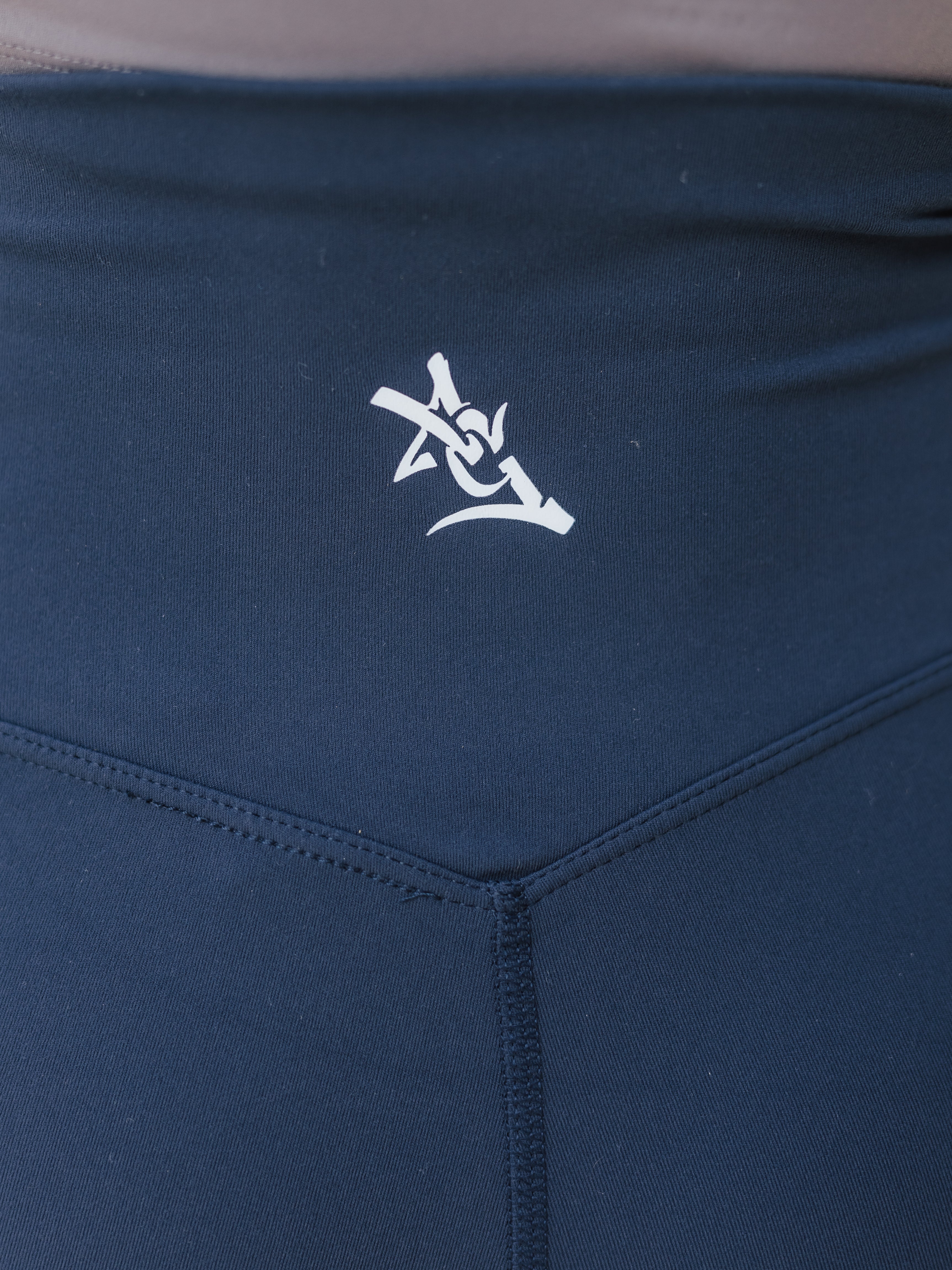 AG High-Rise 28" Active Leggings | Navy image 2